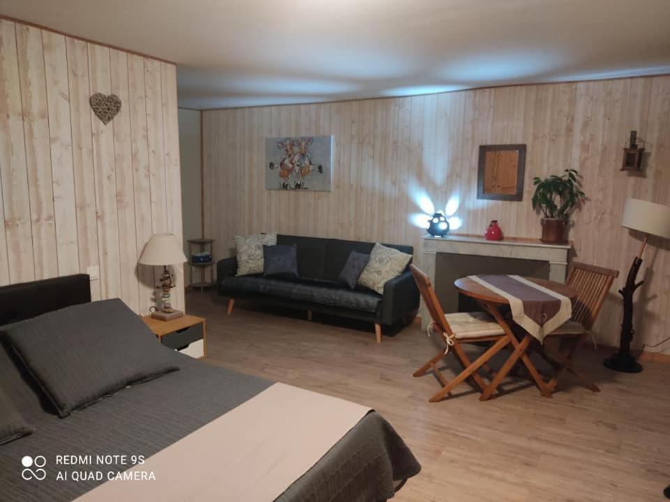 La Pierre Trouee Chambre D'Hotes Châteauneuf-de-Randon Exteriér fotografie